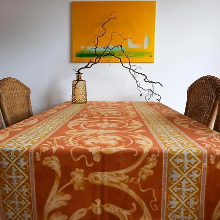 Helle 4 Zkb Mit Balkon In *